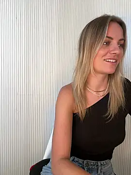 Milla  one online show from 06/15/26, 01:02