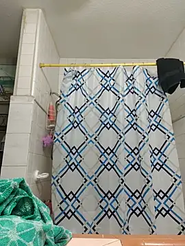 Snapshot of ed44435 chatting on 10/10/25, 06:01 ed44435 online show from 10/10/25, 06:01