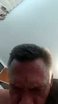 Snapshot of ed44435 chatting on 10/19/25, 04:40 ed44435 online show from 10/19/25, 04:40