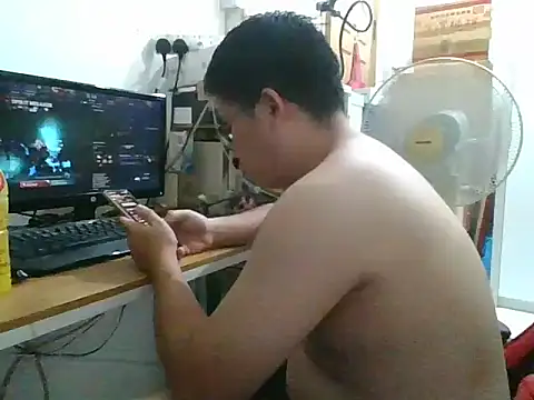 Snapshot of shyboymasturbation chatting on 12/24/24, 03:16 shyboymasturbation online show from 12/24/24, 03:16