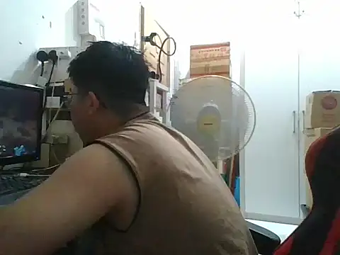 Snapshot of shyboymasturbation chatting on 01/15/25, 02:56 shyboymasturbation online show from 01/15/25, 02:56