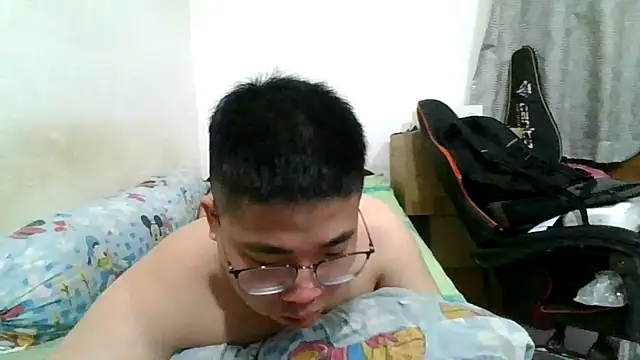 Snapshot of shyboymasturbation chatting on 10/23/25, 12:37 shyboymasturbation online show from 10/23/25, 12:37