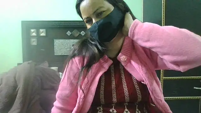 couplesuni online show from 01/17/25, 04:06