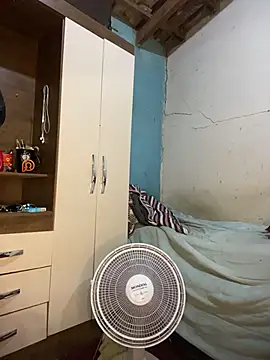 Leosilvaj1 online show from 04/21/26, 03:57