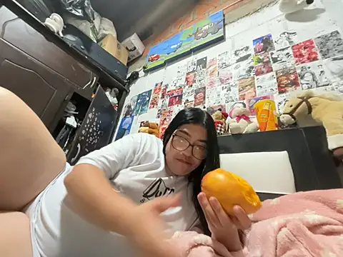 dafne19  online show from 04/17/26, 04:15