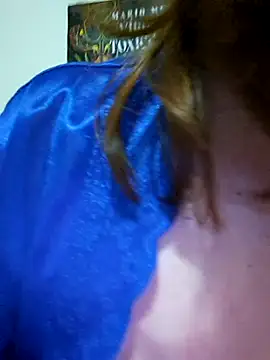 Snapshot of Zaralu_ chatting on 07/25/26, 01:41 Zaralu online show from 07/25/26, 01:41