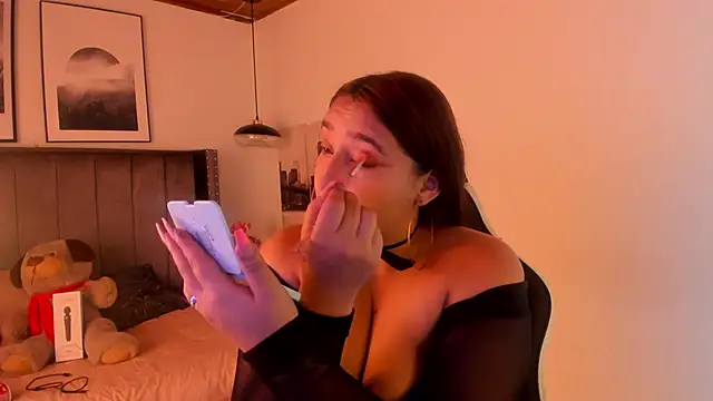 Alaia Cute online show from 12/31/24, 03:01