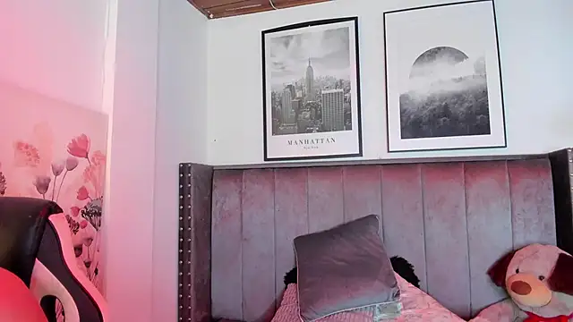 Alaia Cute online show from 10/09/25, 03:15