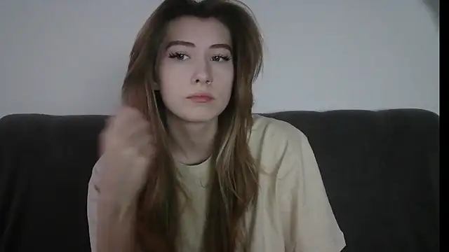 ErikaShyy online show from 01/21/25, 01:11