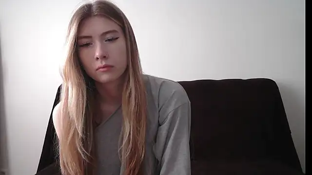 ErikaShyy online show from 09/23/25, 12:08