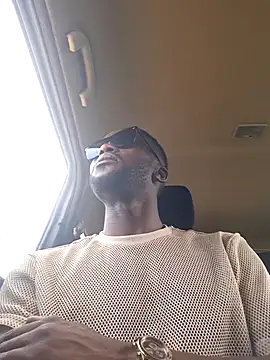 bull Giant online show from 12/31/24, 02:14