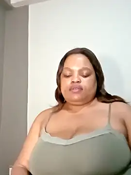 hugemelonsxxx online show from 03/05/25, 08:32