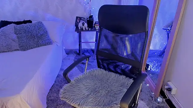 CyntiaAdams online show from 03/07/25, 12:01