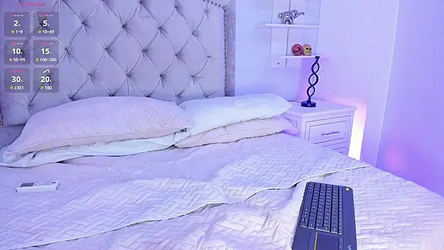 LiaFlowers online show from 12/18/24, 01:48