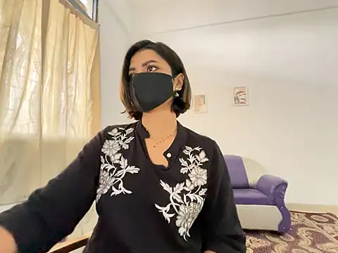 MaYaa  11 online show from 01/21/25, 11:03