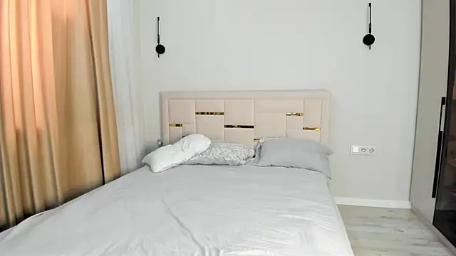 Lola Peach online show from 02/28/26, 06:03