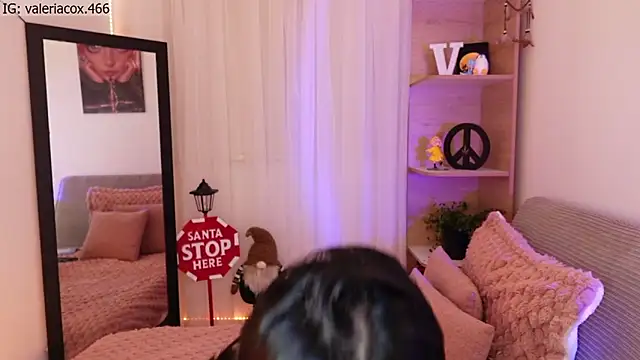 ValeriaCox online show from 11/30/25, 11:36