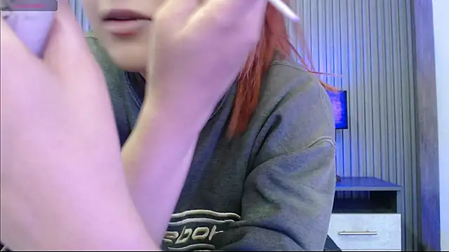 Mia Rinn online show from 11/10/25, 02:05