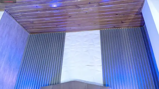 Mia Rinn online show from 12/13/25, 07:53