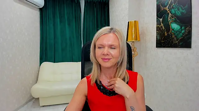 Snapshot of AgathaKlouin chatting on 02/19/25, 01:40 AgathaKlouin online show from 02/19/25, 01:40