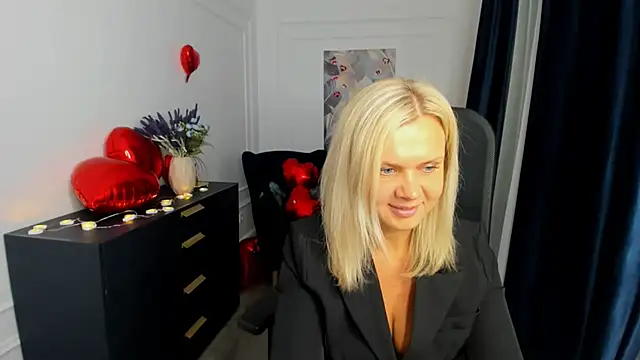 AgathaKlouin online show from 02/14/26, 11:07