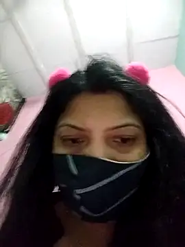 Snapshot of Hotty-Divya chatting on 04/02/26, 02:47 Hotty-Divya online show from 04/02/26, 02:47