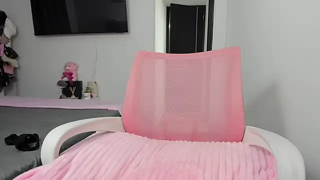 Snapshot of Ori_valentina chatting on 01/15/25, 11:51 Ori valentina online show from 01/15/25, 11:51