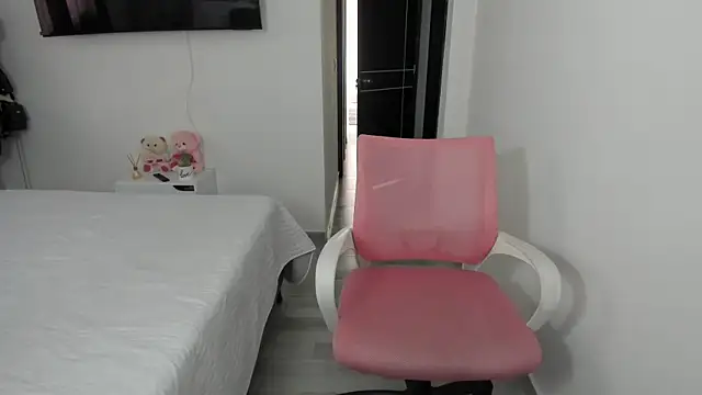 Snapshot of Ori_valentina chatting on 02/06/25, 08:34 Ori valentina online show from 02/06/25, 08:34