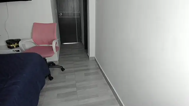 Snapshot of Ori_valentina chatting on 03/02/25, 09:43 Ori valentina online show from 03/02/25, 09:43