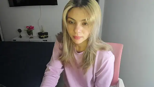 Snapshot of Ori_valentina chatting on 03/04/25, 06:29 Ori valentina online show from 03/04/25, 06:29