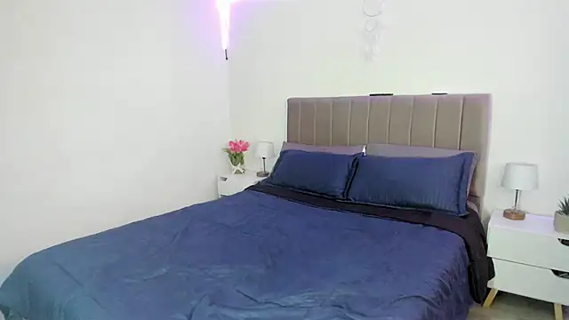 Snapshot of Ori_valentina chatting on 10/20/25, 06:52 Ori valentina online show from 10/20/25, 06:52