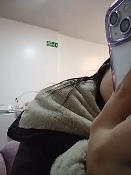 Lesly 10- online show from 06/18/26, 03:38