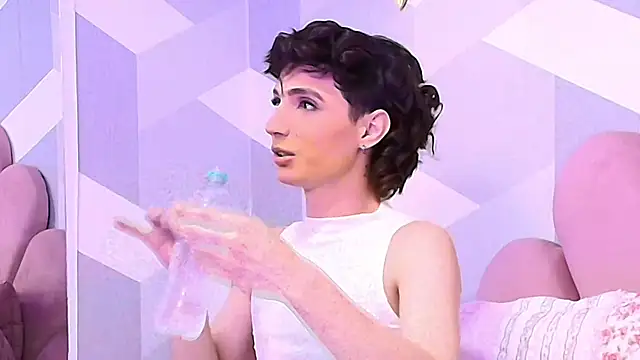 KylieMonnett online show from 09/24/25, 11:30