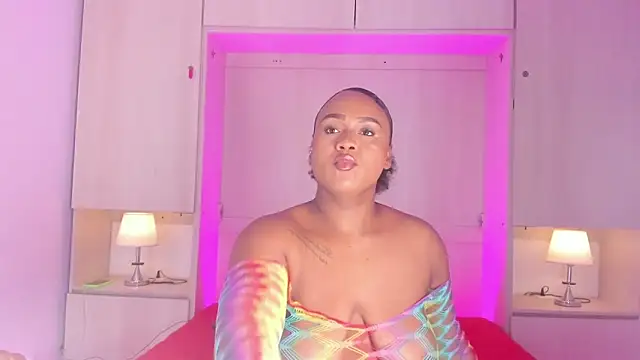 EmilyyStuart online show from 06/05/26, 03:46
