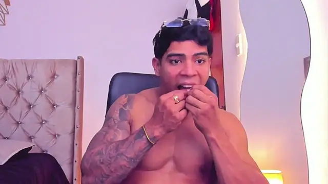 Andrew wolf7 online show from 02/03/26, 04:43