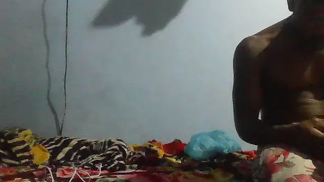 Snapshot of thasmyni chatting on 10/11/25, 12:43 thasmyni online show from 10/11/25, 12:43