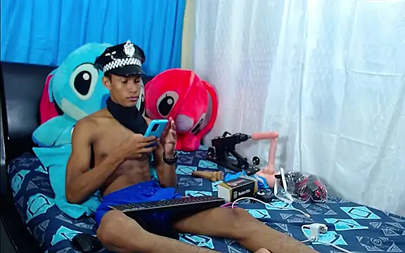 Snapshot of Ryan_Vergon chatting on 01/15/25, 06:01 Ryan Vergon online show from 01/15/25, 06:01