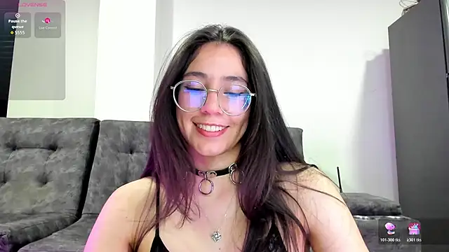 emmadiaz1 online show from 12/01/25, 04:17