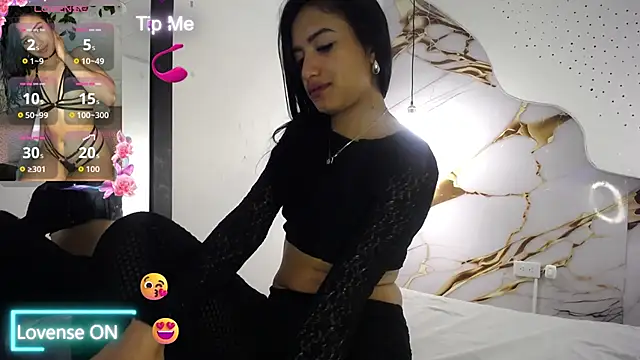 Snapshot of Alina_Argi chatting on 10/10/25, 01:10 Alina Argi online show from 10/10/25, 01:10