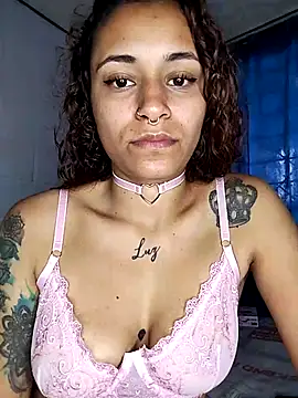 Snapshot of caroline0997 chatting on 11/02/25, 08:22 caroline0997 online show from 11/02/25, 08:22