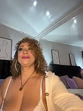 Katti Barrera online show from 03/12/26, 07:42