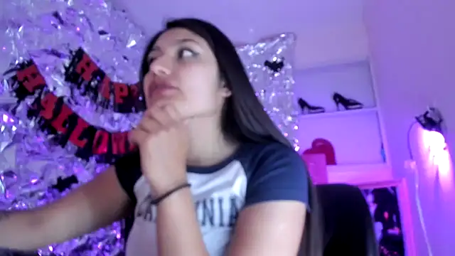 SarahStones online show from 10/25/25, 07:49