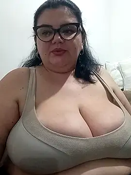 Madisonpalacio online show from 10/29/25, 02:03