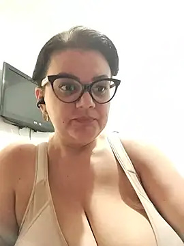 Madisonpalacio online show from 07/25/26, 11:35