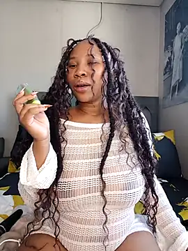 Snapshot of DrippinCaramelCutie chatting on 07/10/26, 11:57 DrippinCaramelCutie online show from 07/10/26, 11:57