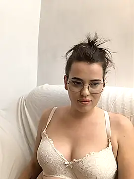 Baby Nicoll online show from 03/03/26, 07:20