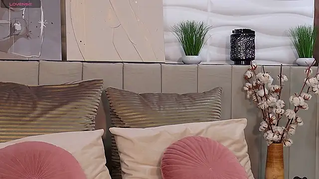 AvaLanne  online show from 02/10/25, 08:31