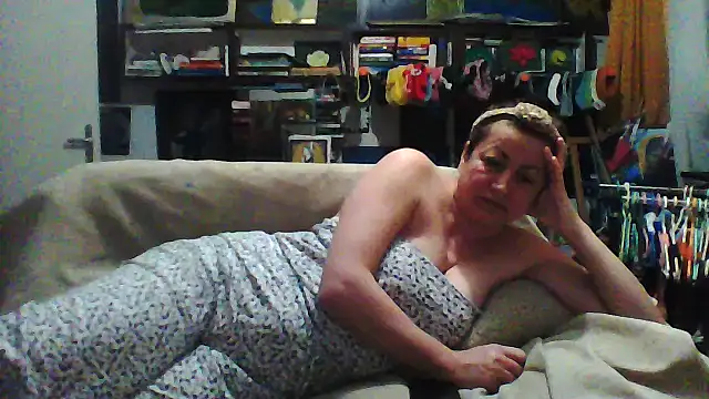 MariaAnaSunshine online show from 12/14/25, 04:45