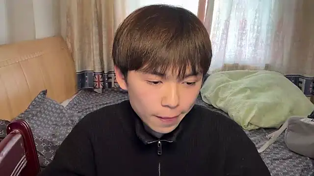 Snapshot of xiaottt1918 chatting on 01/06/25, 07:52 xiaottt1918 online show from 01/06/25, 07:52