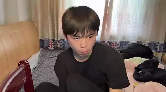 Snapshot of xiaottt1918 chatting on 01/07/25, 08:03 xiaottt1918 online show from 01/07/25, 08:03